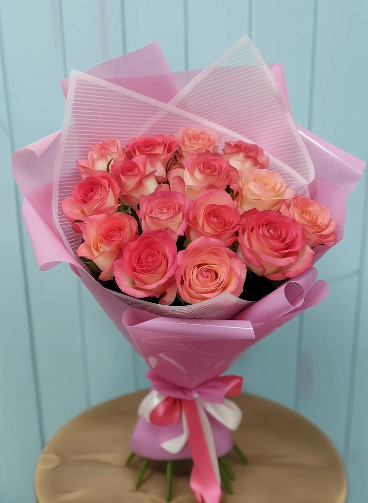 Букет 15 Розовых роз Равель в Богдановке