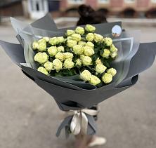 Букет Белые кустовые розы Солинеро в Богдановке