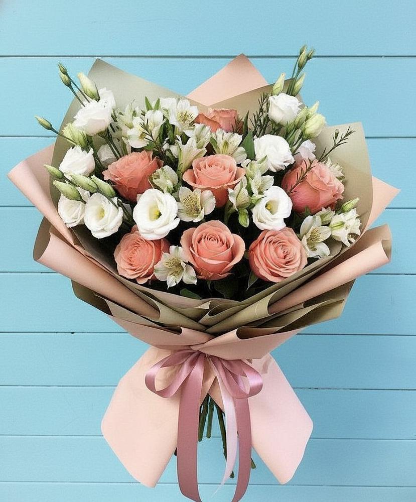 Букет цветов из: Розы, Альстромерии и Лизиантусы в Богдановке