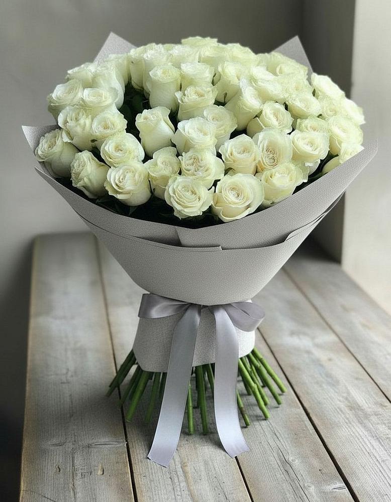 Букет 35 Белых роз в Богдановке