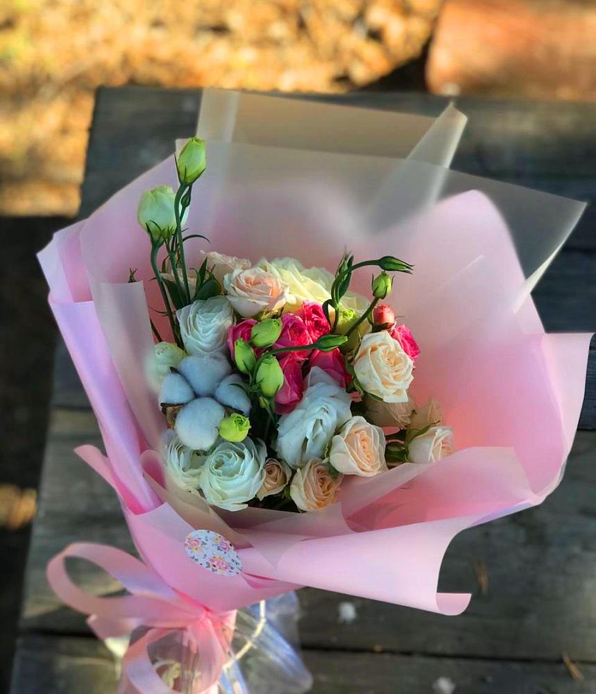 Букет цветов из: Розы и Лизиантусы в Богдановке