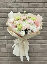 Букет цветов из:  Гвоздики, Розы, Лизиантусы и Хризантемы #REPLACE_PRED# Богдановке