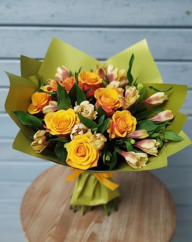 Букет цветов из: Альстромерии и Розы в Богдановке