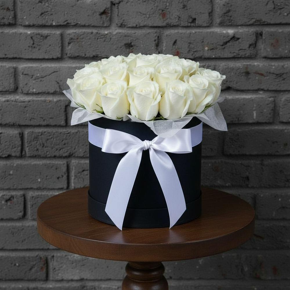 Цветочная композиция из Розы в шляпной коробке в Богдановке