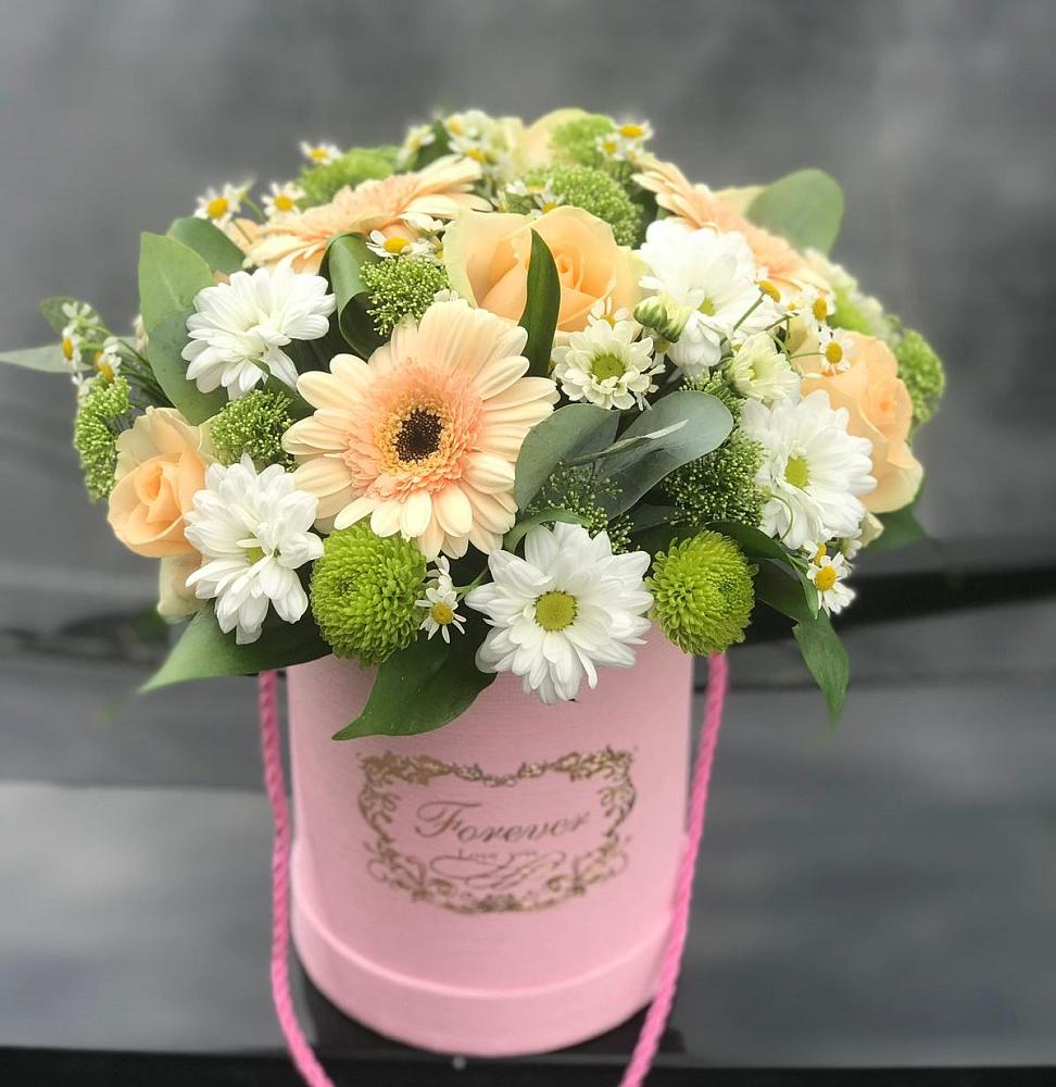 Цветочная композиция из Розы, Герберы и Хризантемы в шляпной коробке в Богдановке