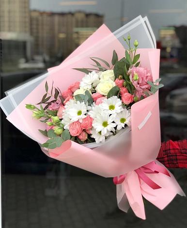 Букет цветов из: Розы, Лизиантусы и Хризантемы в Богдановке